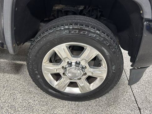 Used 2018 GMC Sierra 2500 Denali w/ Suspension Package, Off-Road AWD/4WD image 15