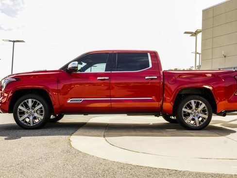 Used 2023 Toyota Tundra Capstone AWD/4WD image 9