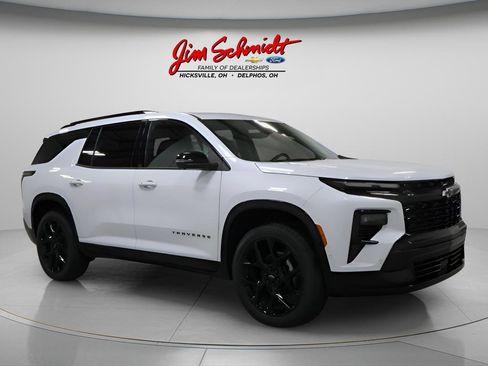 New 2026 Chevrolet Traverse RS w/ LPO, Floor Liner Package image 1