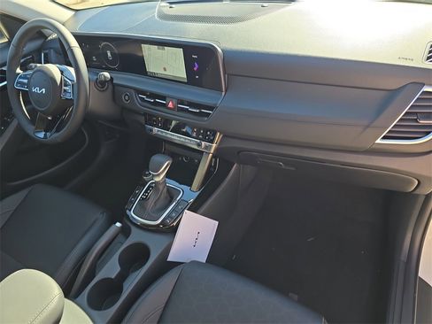 New 2026 Kia Seltos EX image 13
