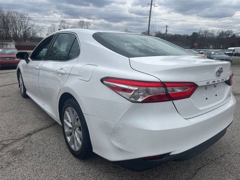 Used 2018 Toyota Camry LE image 23