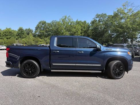 Used 2023 Chevrolet Silverado 1500 High Country w/ High Country Premium Package AWD/4WD image 2