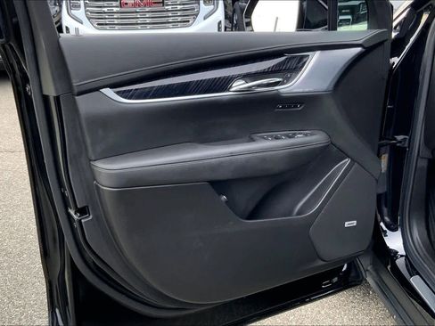 Used 2023 Cadillac XT6 Premium Luxury w/ Technology Package image 20