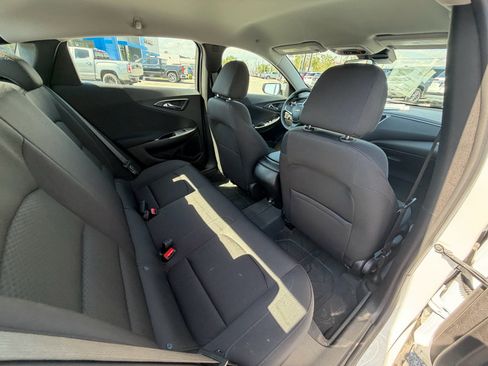 Used 2025 Chevrolet Malibu RS FWD image 15