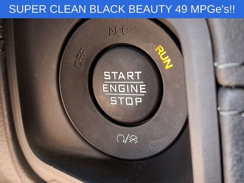 Used 2025 Jeep Wrangler Unlimited Sahara AWD/4WD image 26
