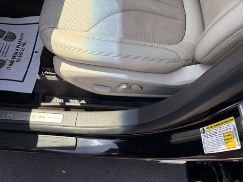 Used 2019 Lincoln Nautilus Reserve AWD/4WD image 16
