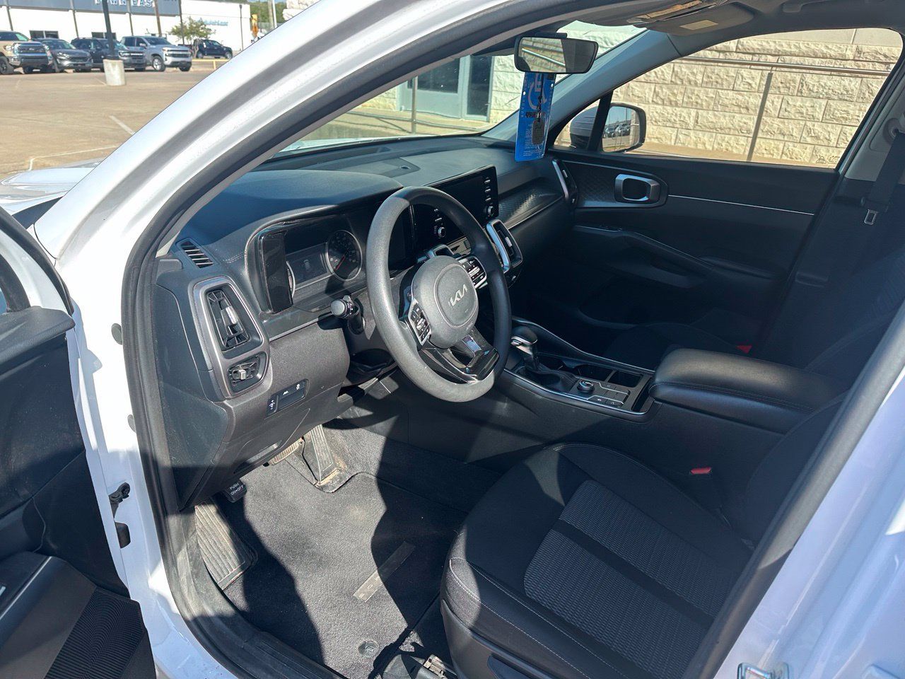 Used 2023 Kia Sorento LX FWD image 6
