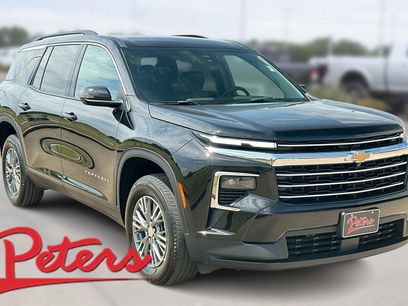 Used 2025 Chevrolet Traverse LT