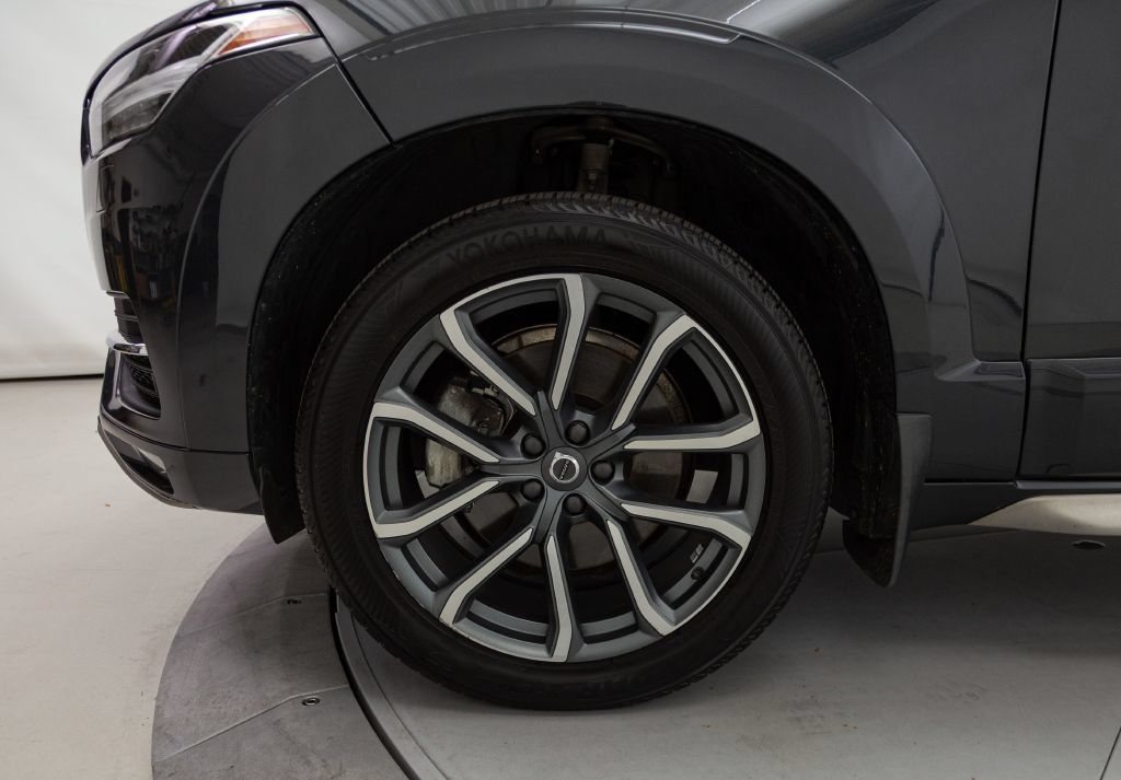 Used 2016 Volvo XC90 T6 Momentum w/ Momentum Plus Package AWD/4WD image 30