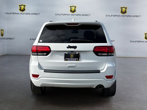 Used 2019 Jeep Grand Cherokee Altitude image 4