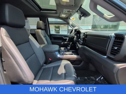 Certified 2025 Chevrolet Silverado 1500 LT Trail Boss w/ Convenience Package II AWD/4WD image 29