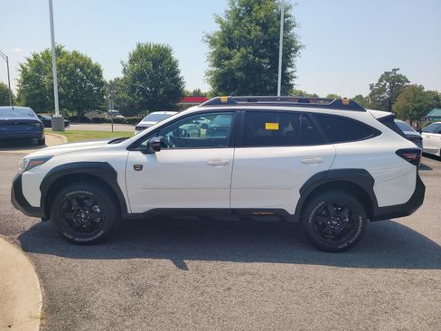 Used 2022 Subaru Outback Wilderness AWD/4WD image 6