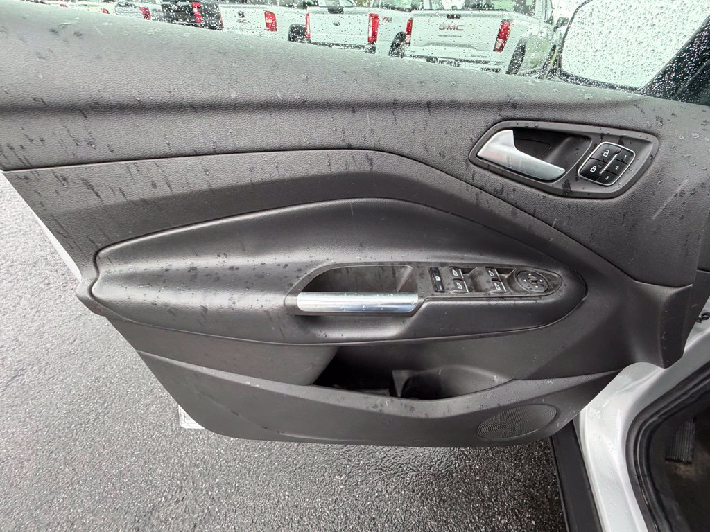 Used 2018 Ford Escape Titanium w/ Ford Safe & Smart Package AWD/4WD image 18