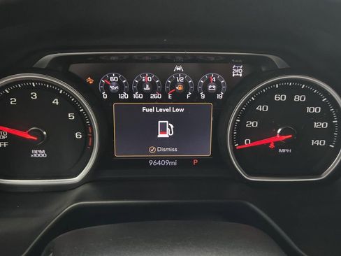 Used 2021 Chevrolet Tahoe Premier w/ Premium Package image 22