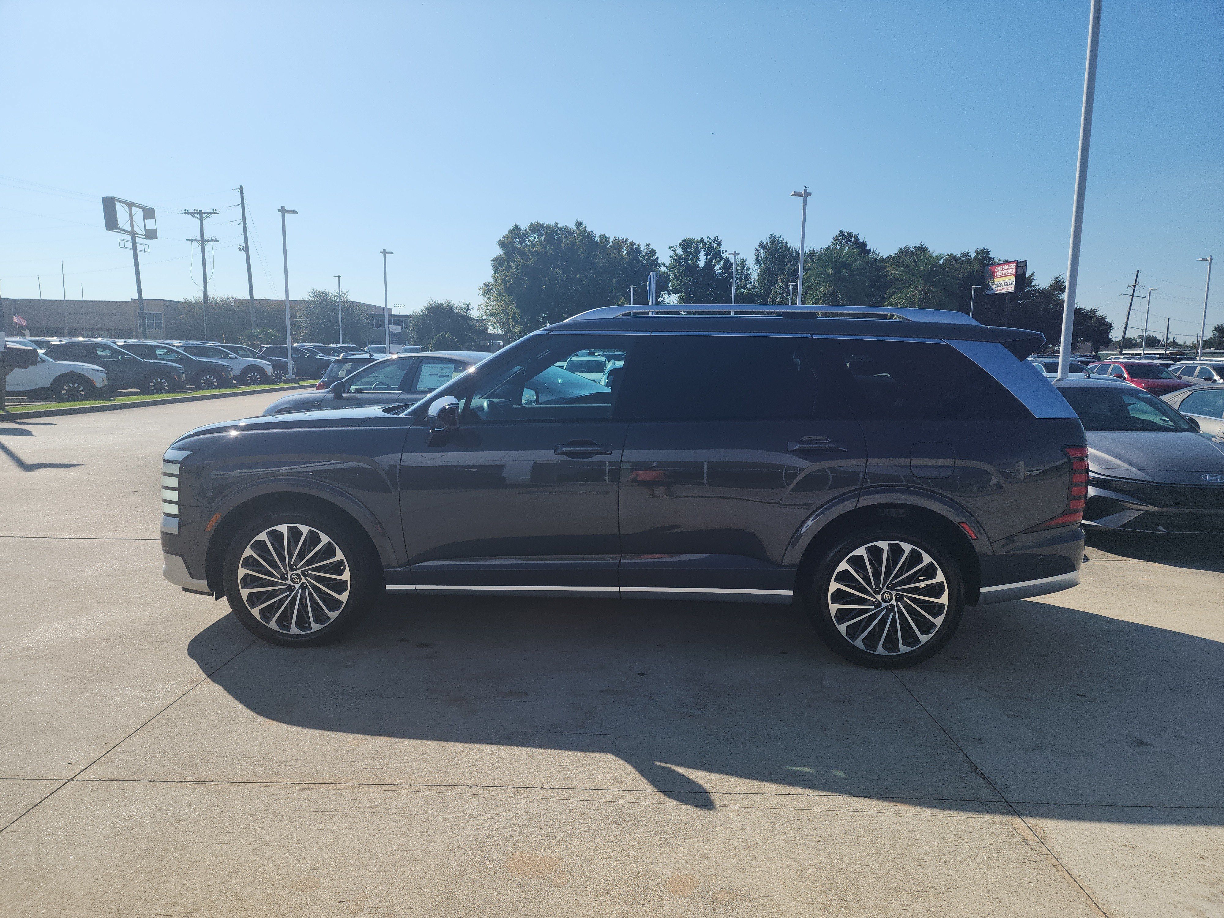 Used 2026 Hyundai Palisade Calligraphy FWD image 4