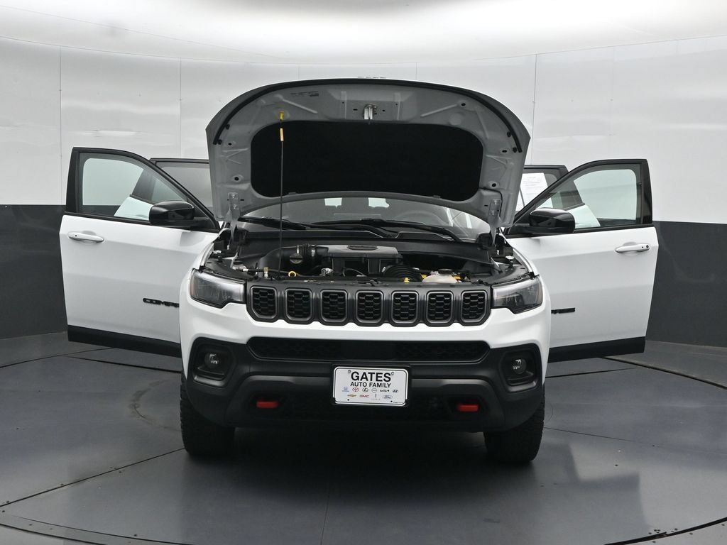Used 2024 Jeep Compass Trailhawk AWD/4WD image 57