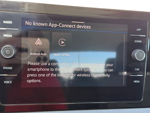 Used 2025 Volkswagen Jetta SE image 11