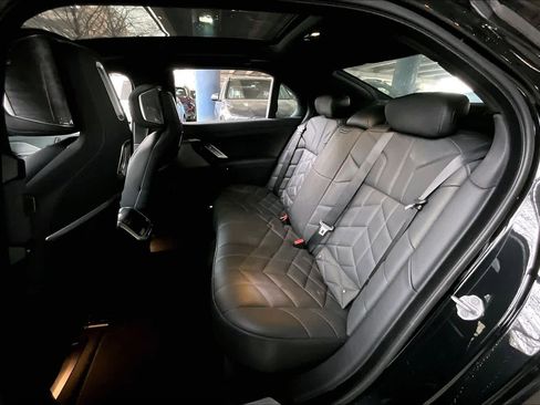 Used 2025 BMW 740i image 19