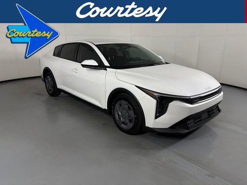New 2026 Kia K4 FWD image 1