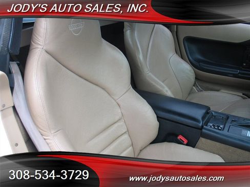 Used 1996 Chevrolet Corvette Convertible RWD image 19