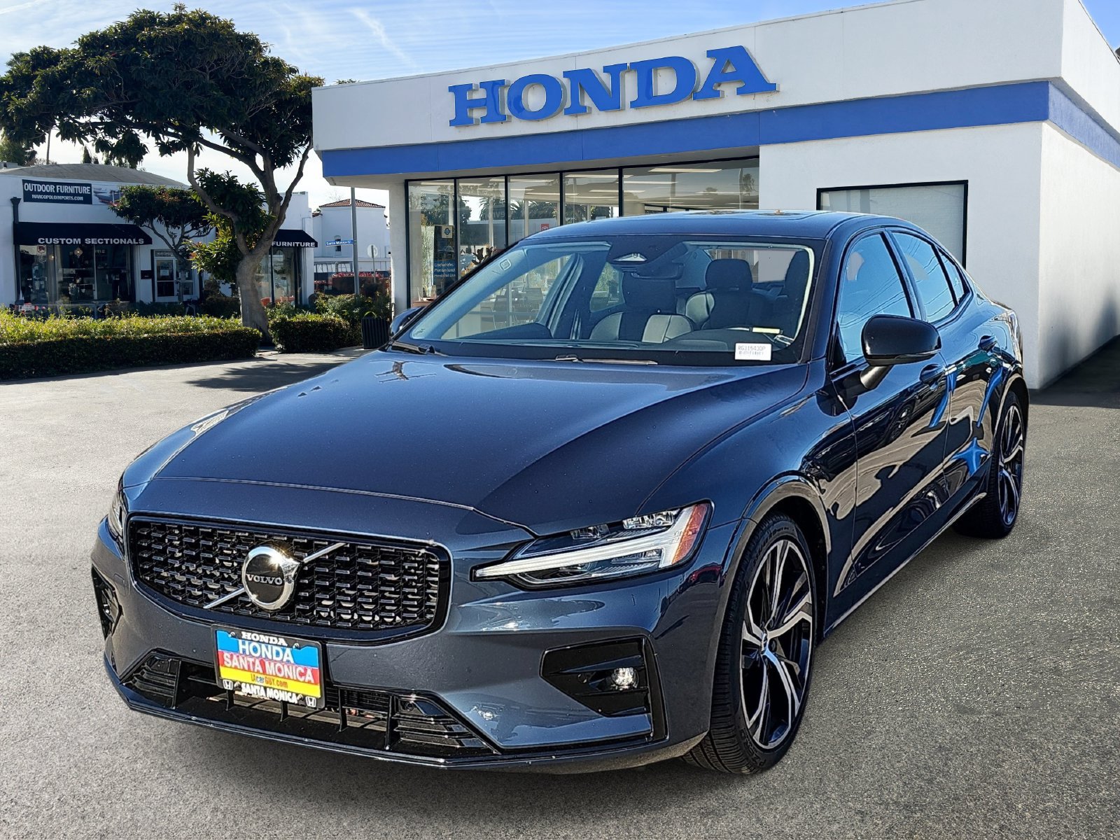 Used 2024 Volvo S60 B5 Core AWD/4WD image 1