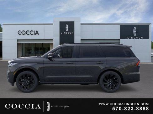 New 2026 Lincoln Navigator Reserve w/ Jet Appearance Package image 3