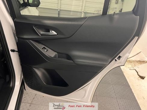 Used 2025 Chevrolet Equinox LT FWD image 36