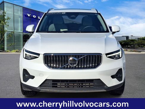 Certified 2023 Volvo XC40 B5 Ultimate w/ Protection Package Premier image 2