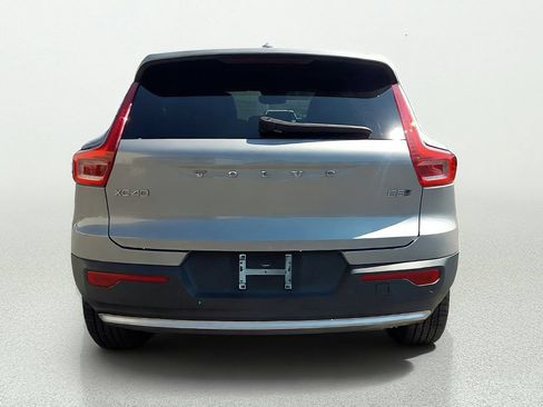 Used 2023 Volvo XC40 B5 Core AWD/4WD image 6
