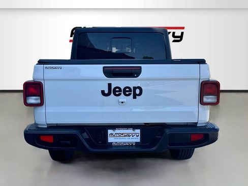 Used 2023 Jeep Gladiator Sport image 6