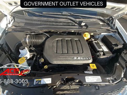 Used 2017 Dodge Grand Caravan SE w/ UConnect Hands-Free Group image 8