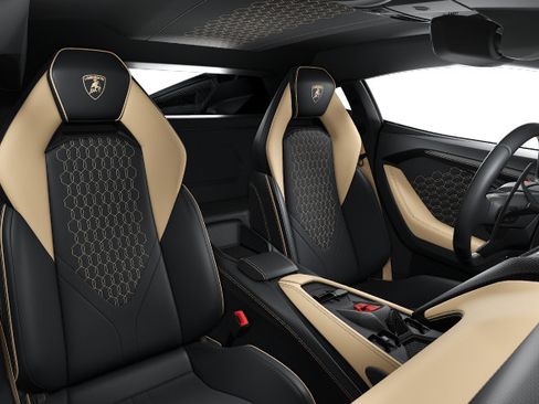 Used 2024 Lamborghini Revuelto AWD/4WD image 2