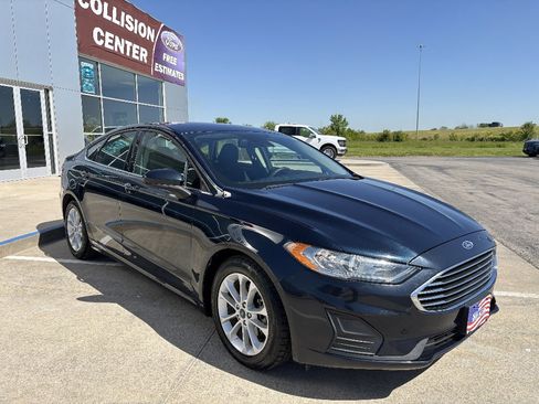 Used 2020 Ford Fusion SE FWD image 7