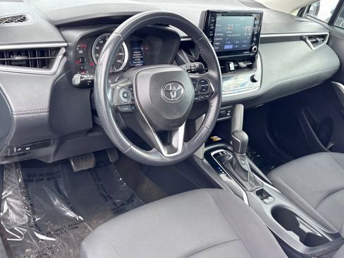 Used 2022 Toyota Corolla Cross LE AWD/4WD image 17
