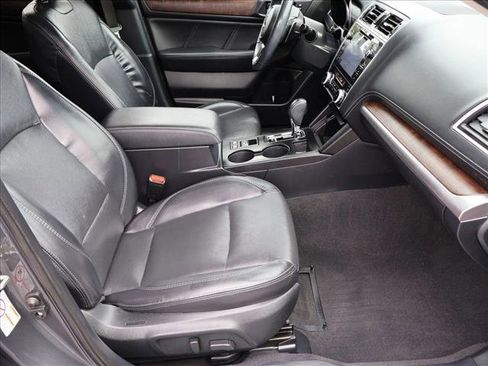 Used 2019 Subaru Outback 2.5i Limited AWD/4WD image 28