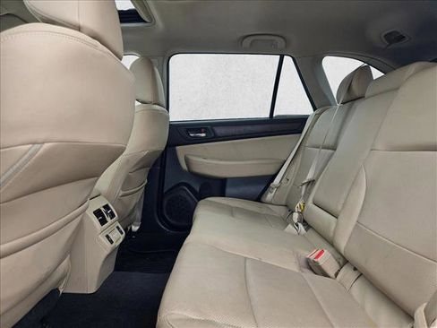 Used 2018 Subaru Outback 2.5i Limited image 14