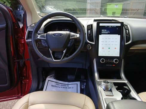 Used 2022 Ford Edge SEL w/ Convenience Package image 13