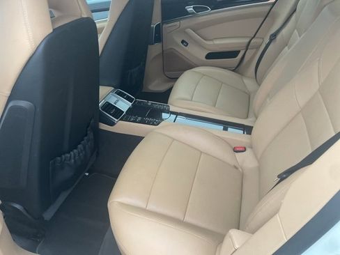 Used 2016 Porsche Panamera 4 image 10
