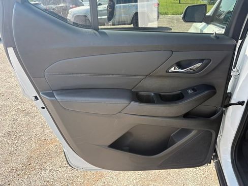Used 2023 Chevrolet Traverse LT w/ LPO, Cargo Package AWD/4WD image 11