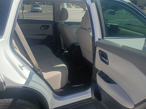 Used 2025 Nissan Rogue SV AWD/4WD image 14