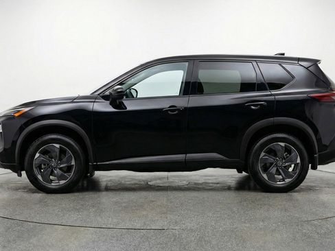 Used 2025 Nissan Rogue SV AWD/4WD image 3