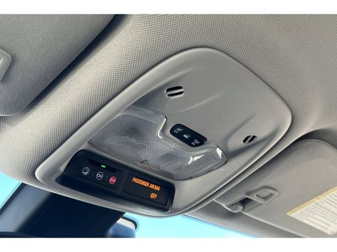 Used 2023 Chevrolet Bolt EUV LT w/ Convenience Package FWD image 24