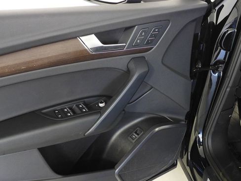 Used 2023 Audi Q5 2.0T Premium w/ Convenience Package image 12