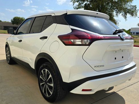 Used 2021 Nissan Kicks S FWD image 6