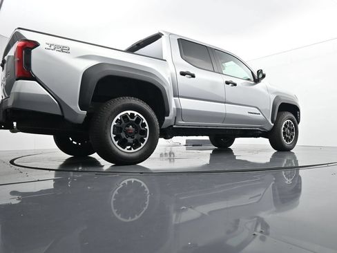 Used 2024 Toyota Tacoma TRD Off-Road AWD/4WD image 41