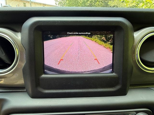Used 2019 Jeep Wrangler Unlimited Sahara w/ LED Lighting Group AWD/4WD image 21
