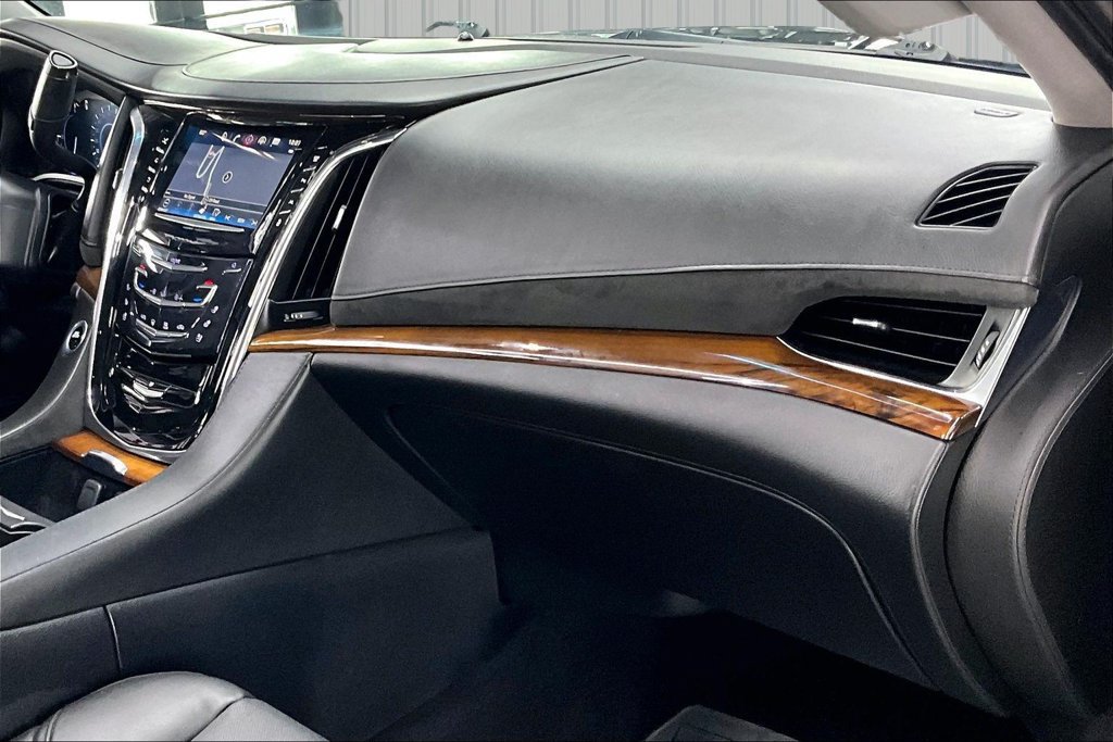 Used 2016 Cadillac Escalade Premium AWD/4WD image 28