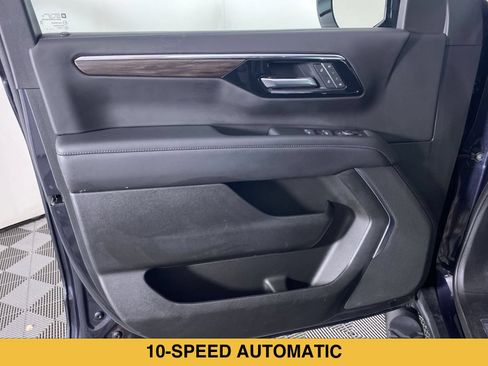 Certified 2025 Chevrolet Suburban Z71 AWD/4WD image 12