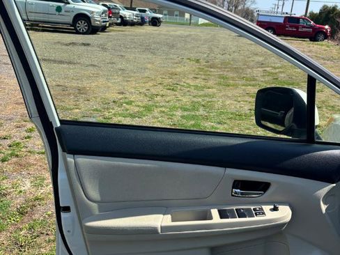 Used 2013 Subaru Impreza 2.0i Premium w/ All-Weather Pkg image 18