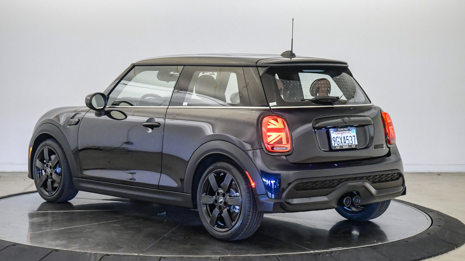 Used 2024 MINI Cooper S FWD image 2